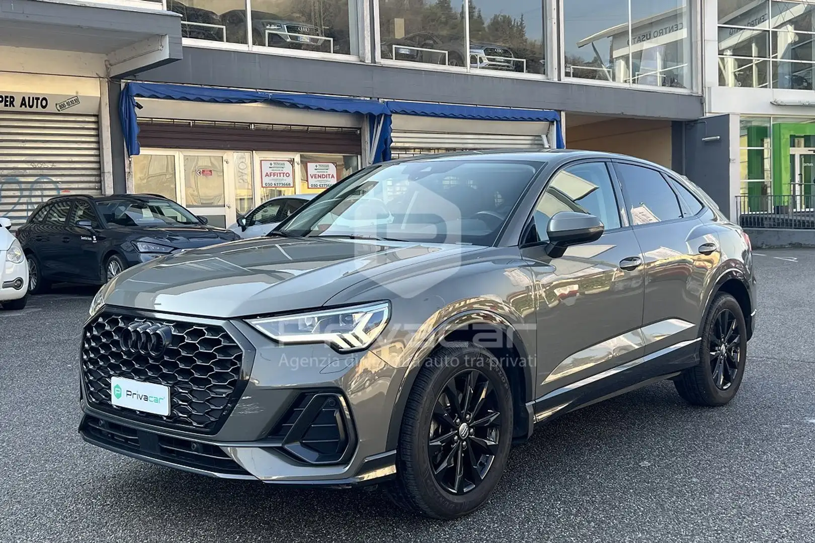 Audi Q3 Q3 SPB 35 TFSI S tronic Business Plus Silber - 1