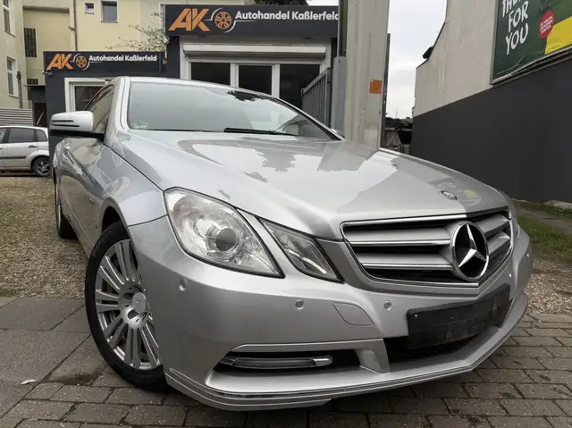 Mercedes-Benz E 250 E-Klasse Coupe CGI Coupe BlueEFFICIENCY Automatik