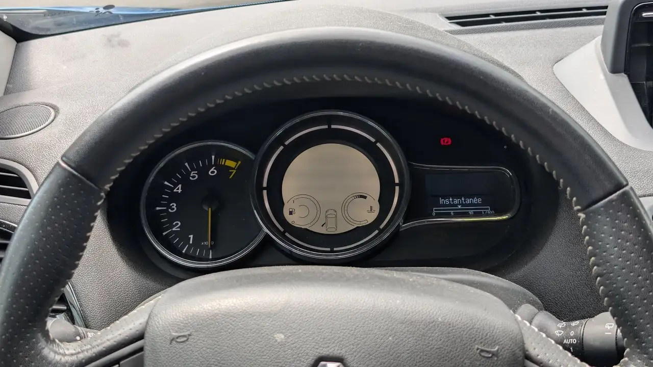 Renault Megane Grandtour — photo 17