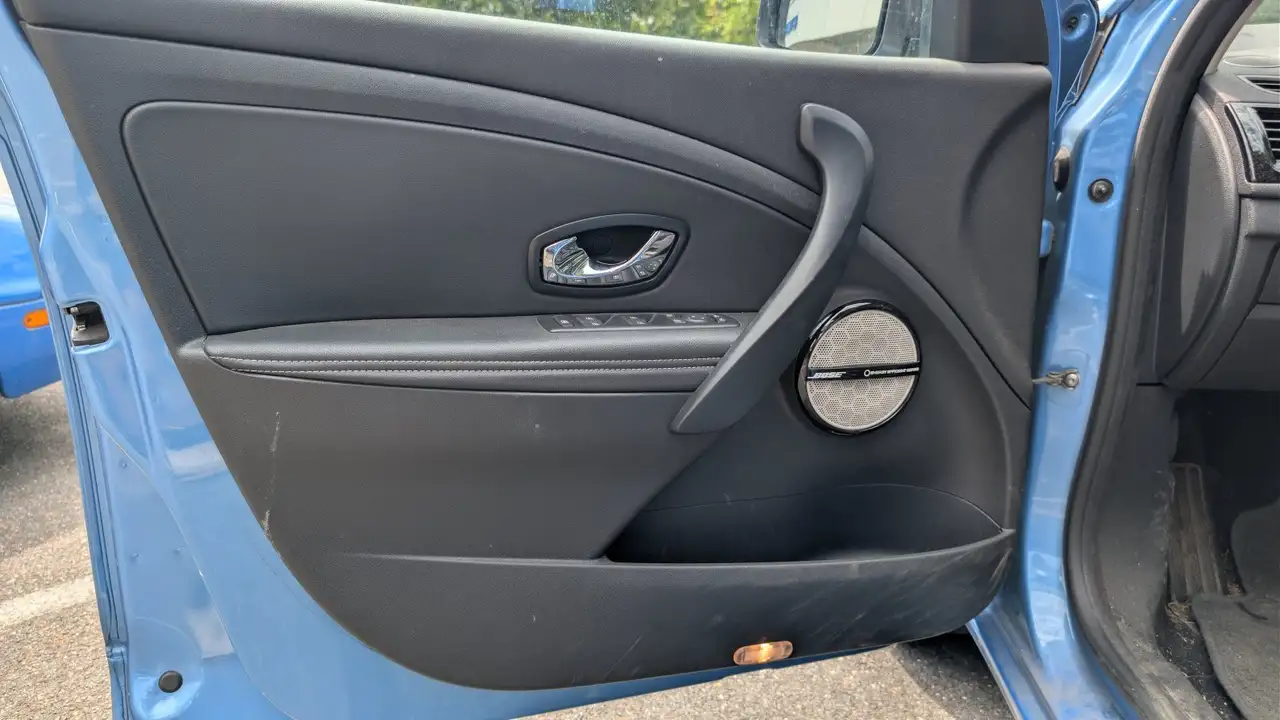Renault Megane Grandtour — photo 11