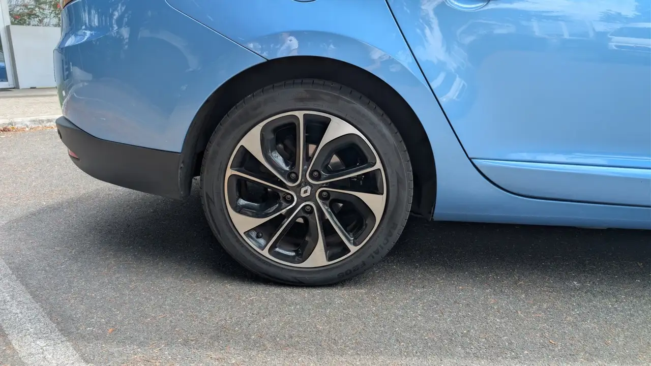Renault Megane Grandtour — photo 29