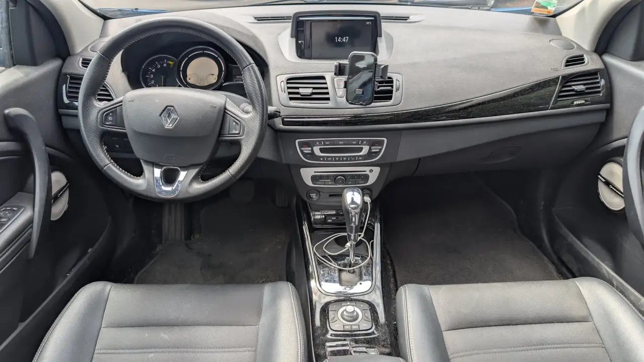 Renault Megane Grandtour — photo 15