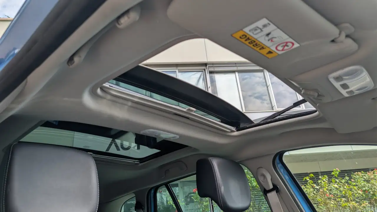 Renault Megane Grandtour — photo 24
