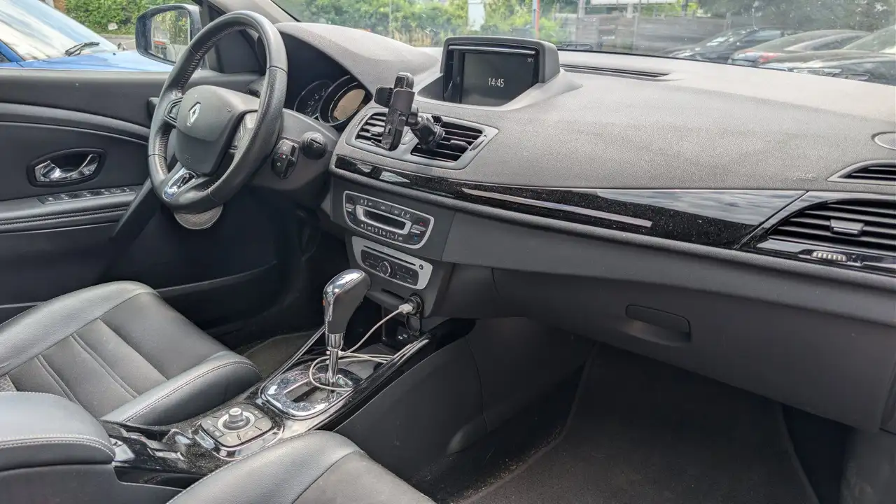 Renault Megane Grandtour — photo 12