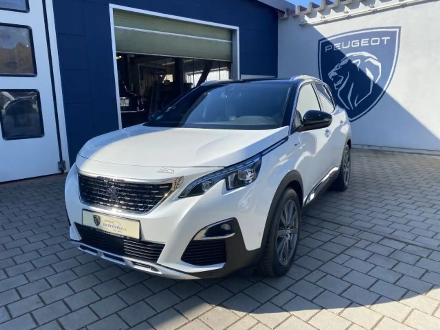 Peugeot 3008 Hybrid4 300 e-EAT8 GT Weiß - 1