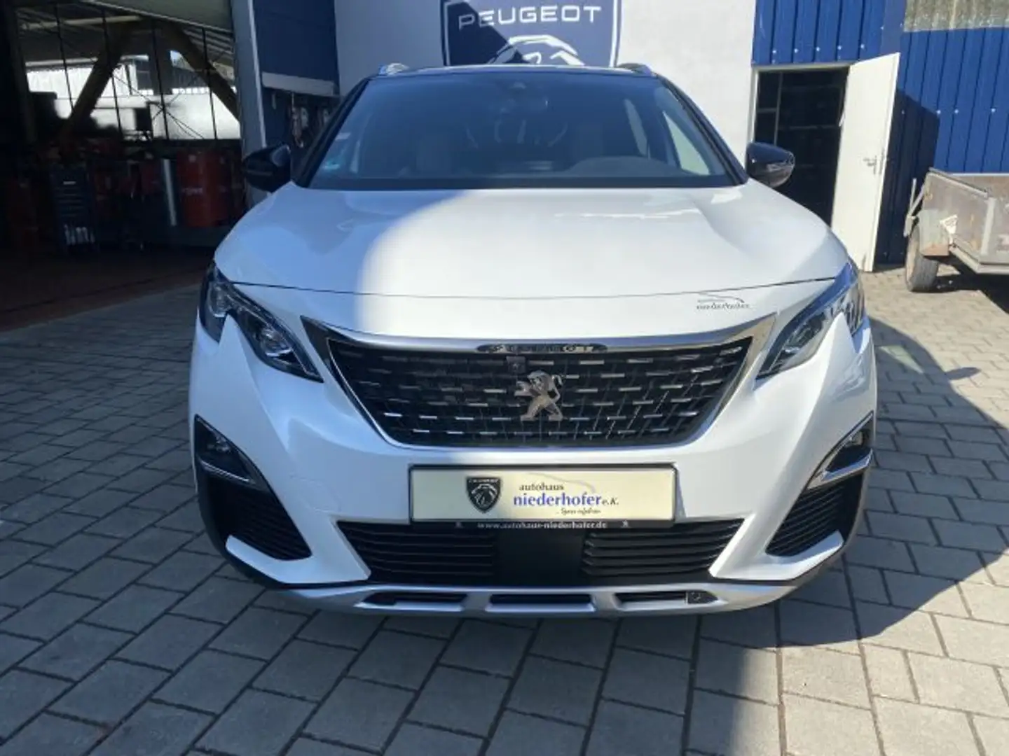 Peugeot 3008 Hybrid4 300 e-EAT8 GT Weiß - 2