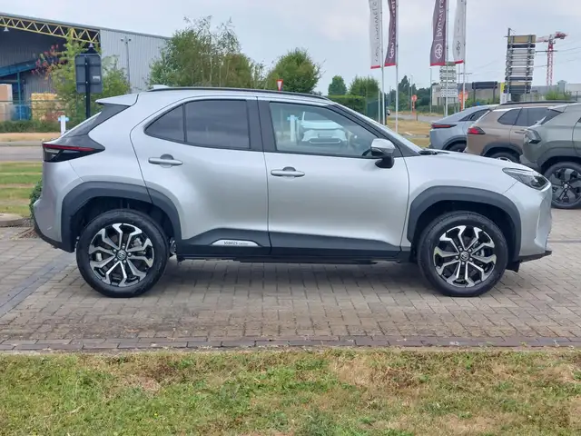 Toyota Yaris Cross view 6