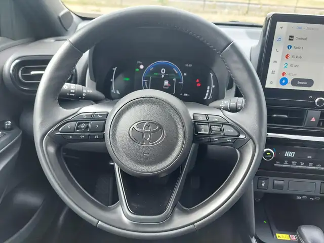 Toyota Yaris Cross view 16
