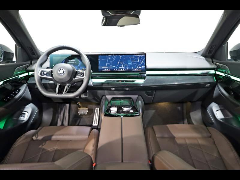 BMW 550 e xDrive Berline Kit M Sport — photo 7