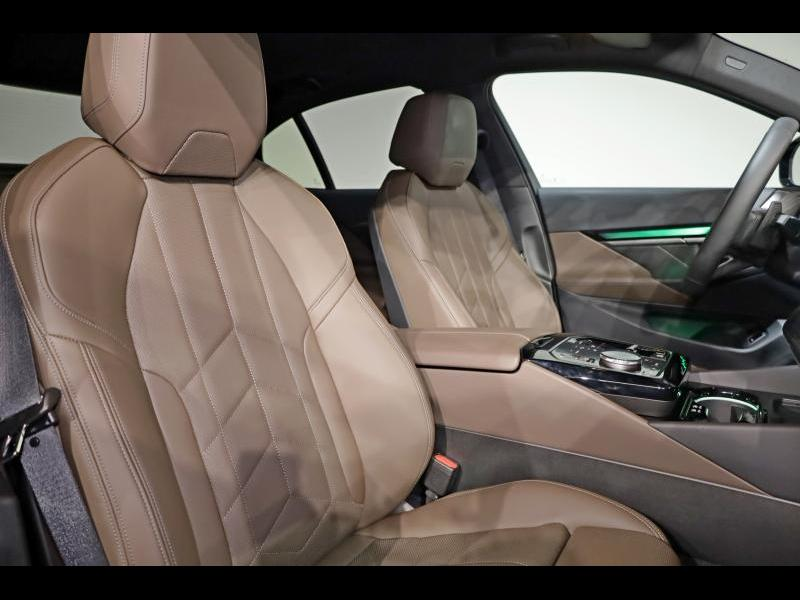 BMW 550 e xDrive Berline Kit M Sport — photo 11