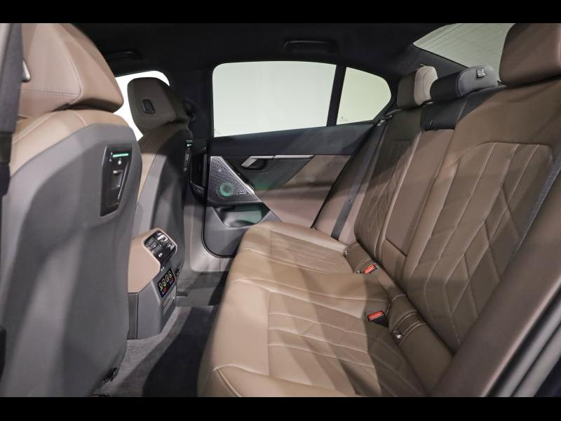 BMW 550 e xDrive Berline Kit M Sport — photo 10