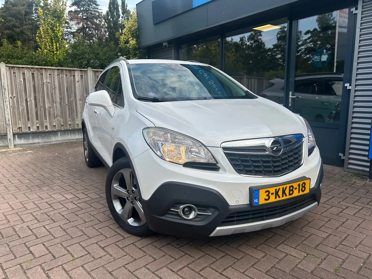 Opel Mokka COSMO 1.6I16V Navi, LM Velgen 18inch., Airco ECC, Wit - 2