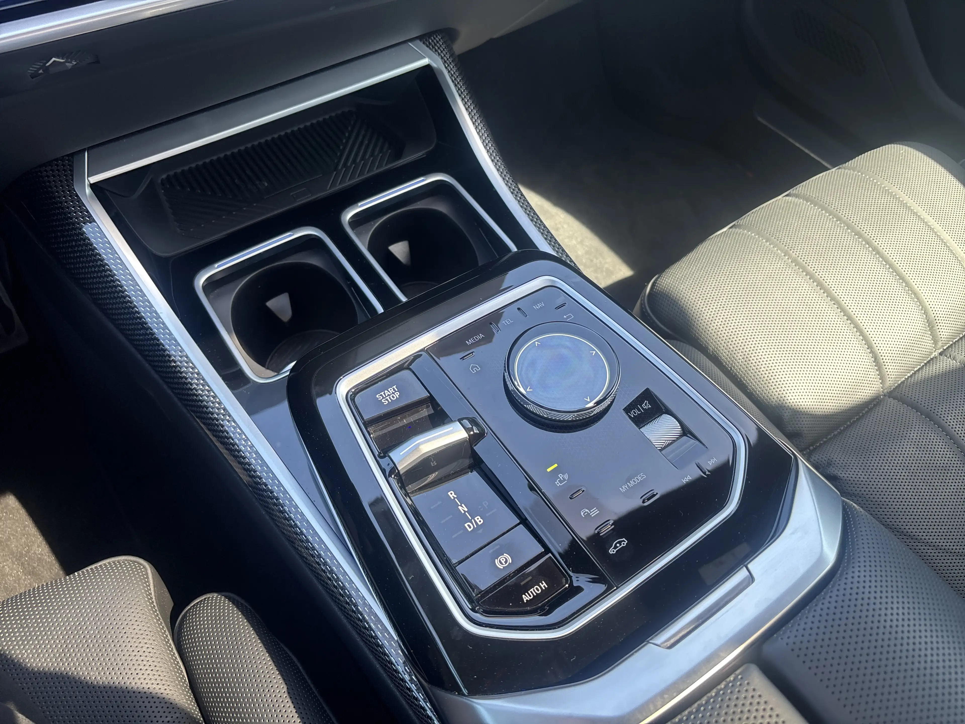 BMW i7 xDrive60 Limousine M Sportpaket DAB — photo 18