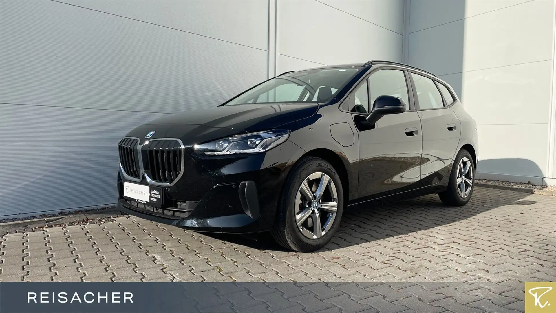 BMW 230 e A xDrive Active Tourer LCPro.HuD,AHK Schwarz - 1