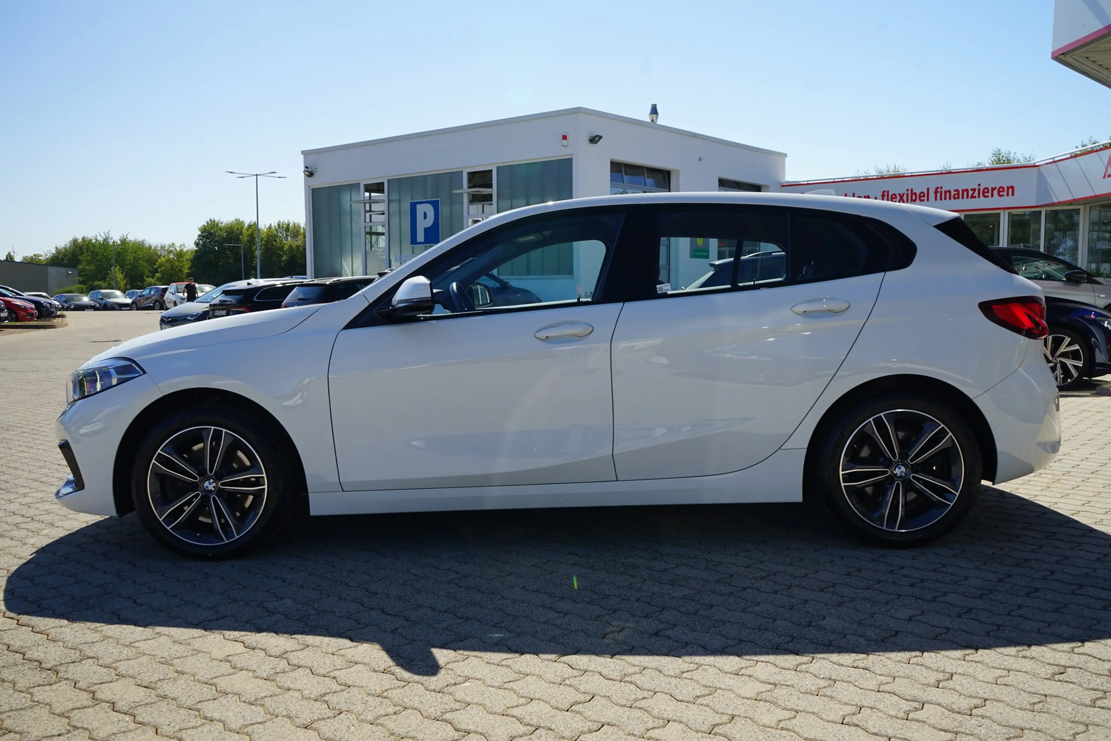 BMW 120 120d xDrive Sport Line LED Navi Spurhalte DAB — photo 4