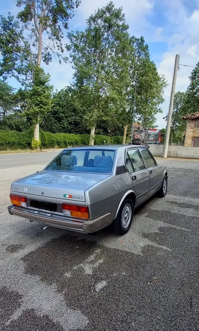 Alfa Romeo Alfetta 2.0i Quadrifoglio Oro - 2