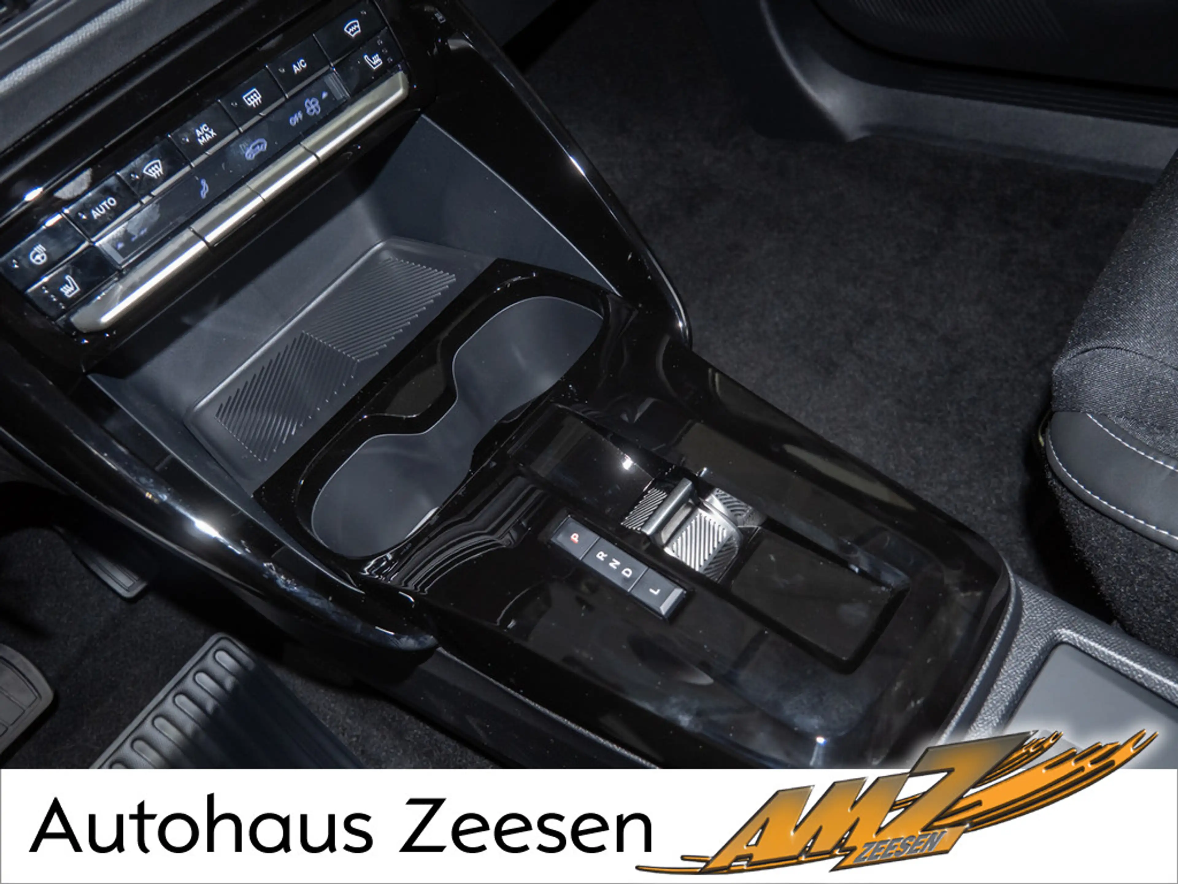 Citroen C3 Hybrid 110 Plus LED SITZHEIZUNG PDC HUD — photo 11