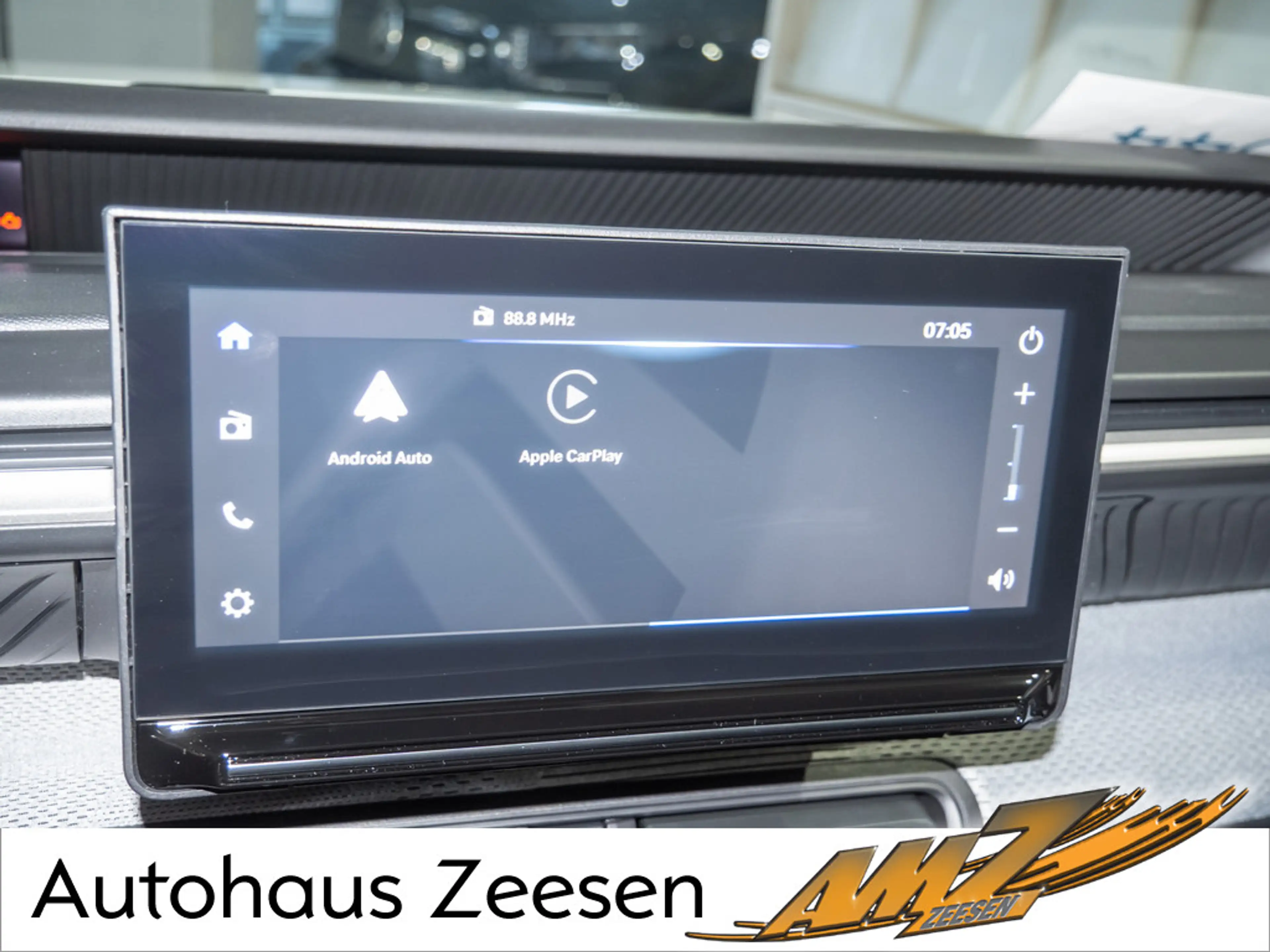 Citroen C3 Hybrid 110 Plus LED SITZHEIZUNG PDC HUD — photo 8