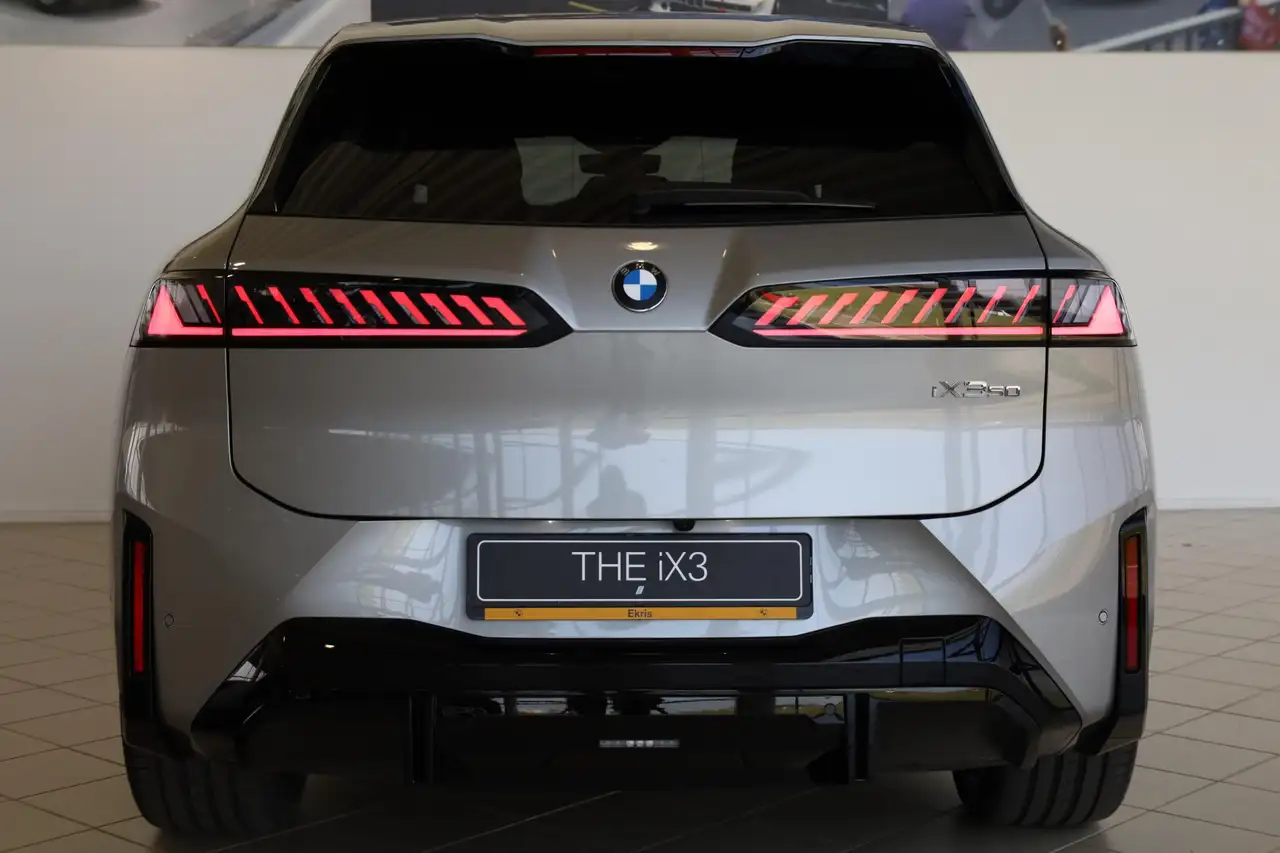BMW iX3 2026