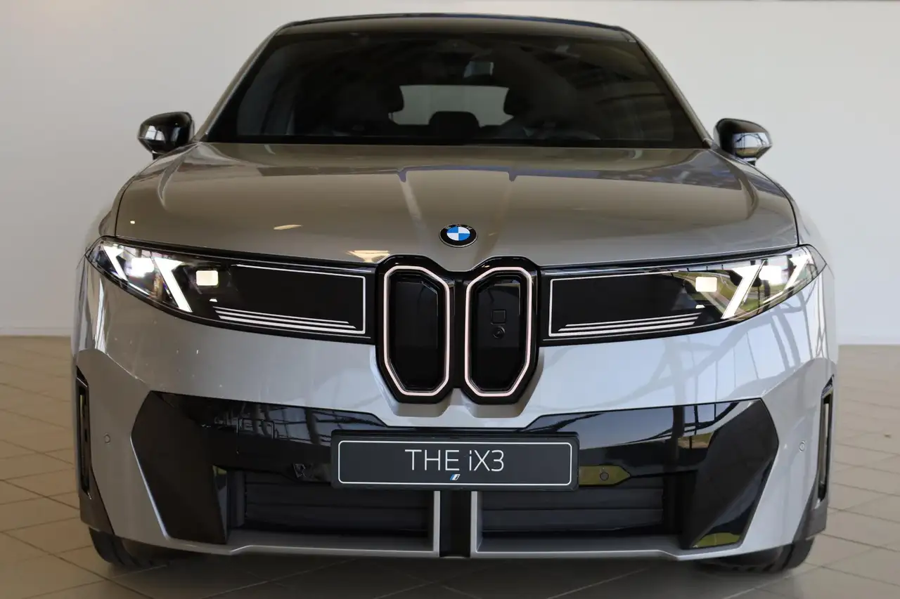 BMW iX3 2026