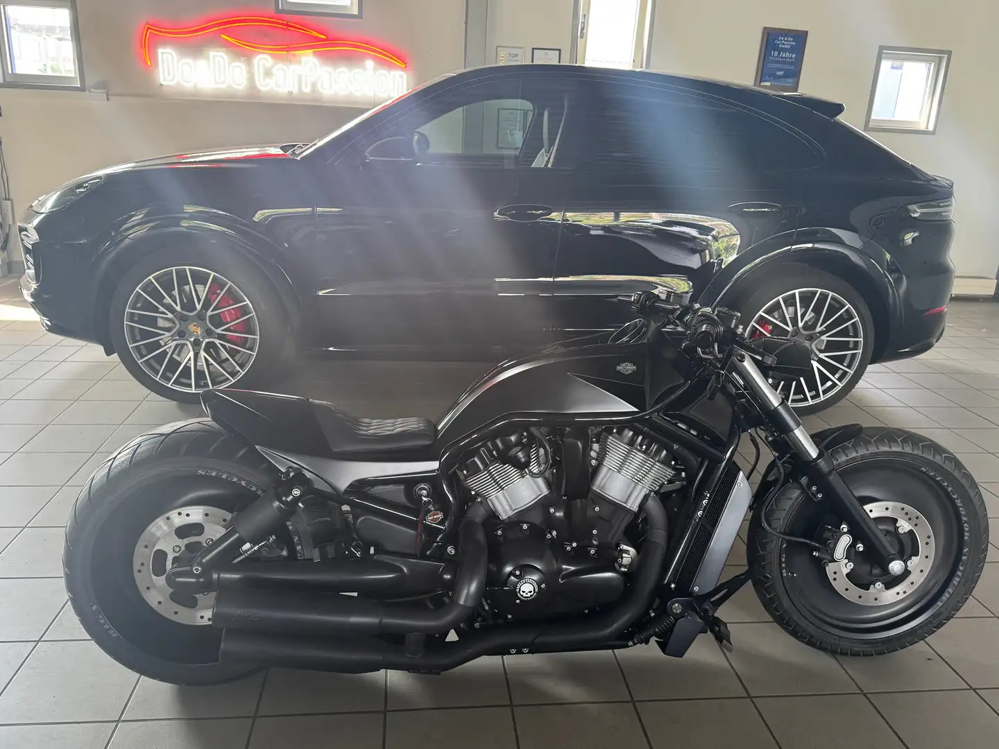 Harley-Davidson V-Rod Einzelstück+AirRide+SHOWBIKE+280Heck+Schwarzmat Noir - 2