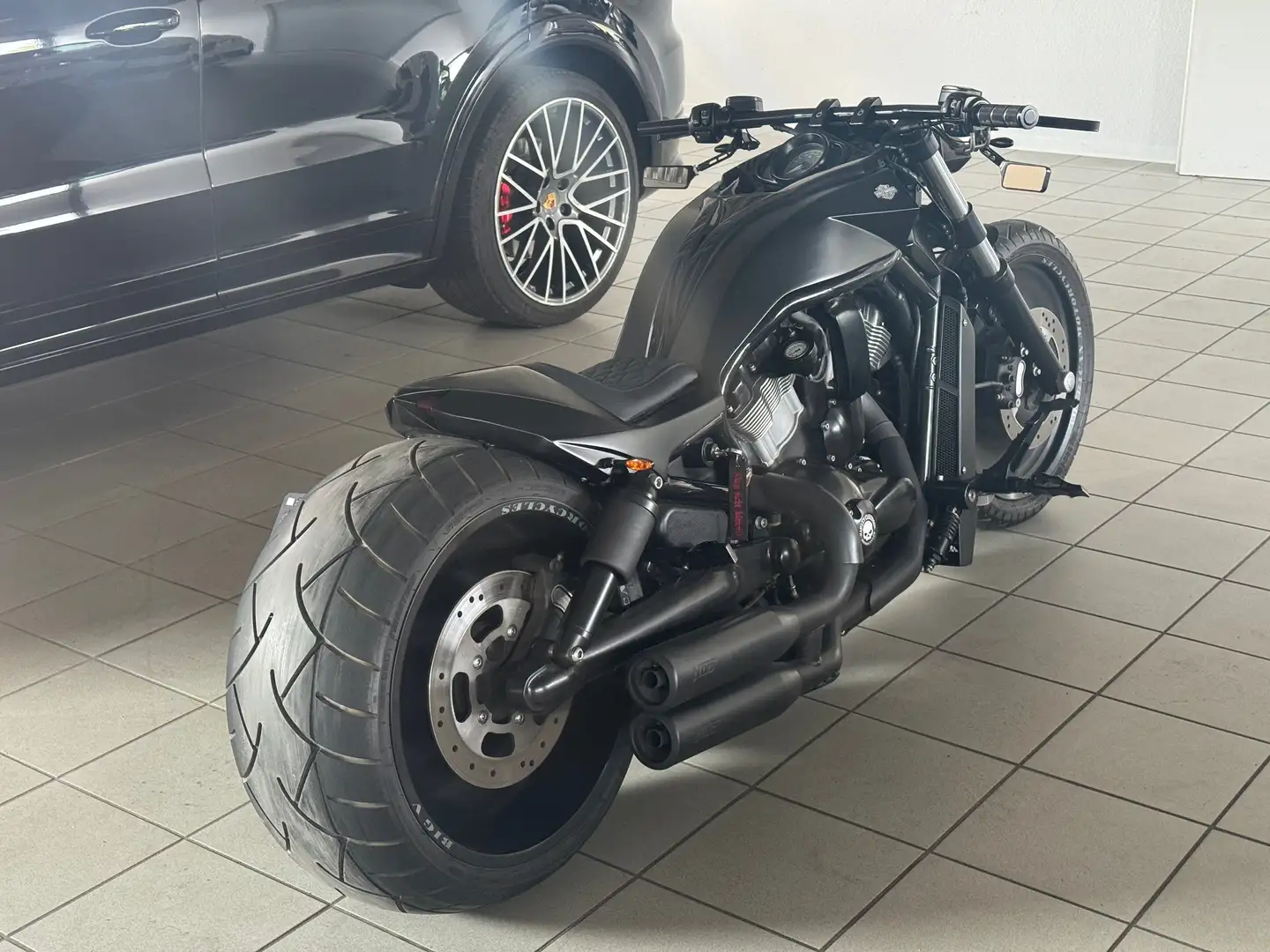 Harley-Davidson V-Rod Einzelstück+AirRide+SHOWBIKE+280Heck+Schwarzmat Noir - 1