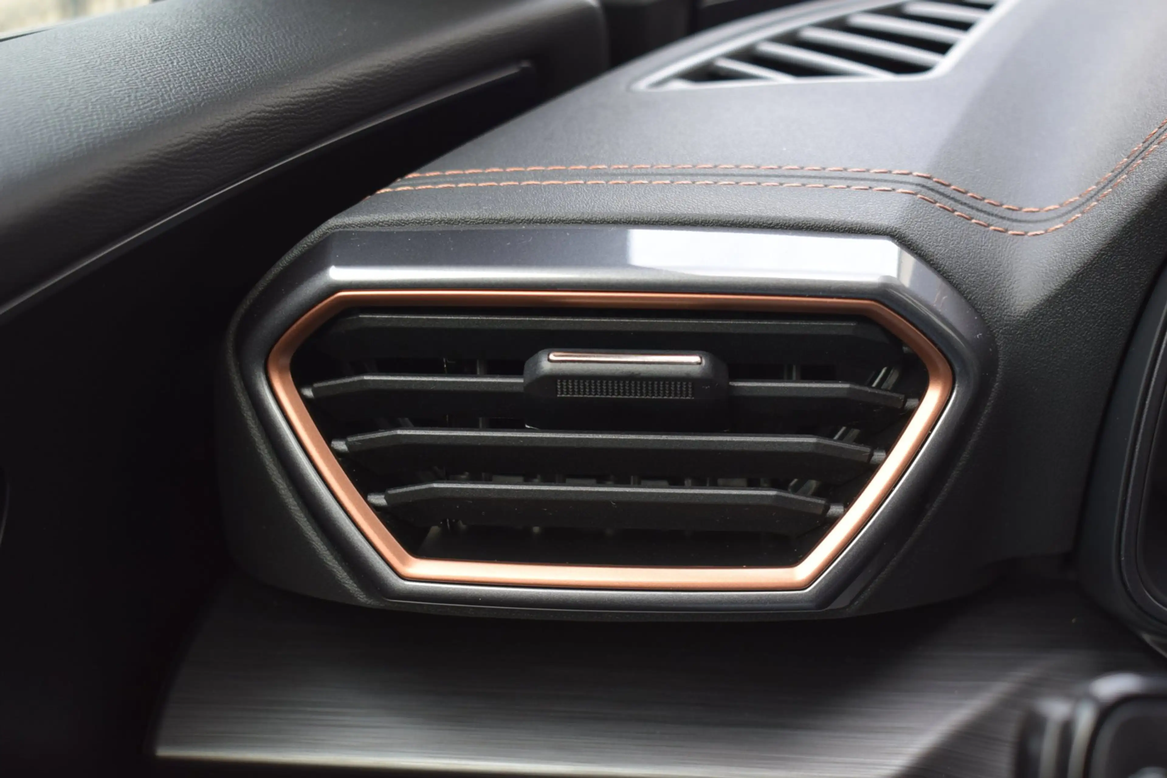 CUPRA Formentor 1.4 e-Hybrid VZ 245PK PHEV Copper Edition SCHAALST — photo 45