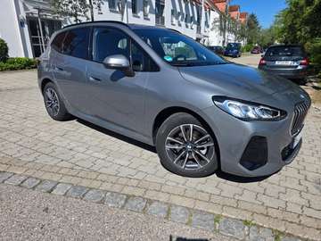 225e xDrive Active Tourer Hybrid Automatik AHK
