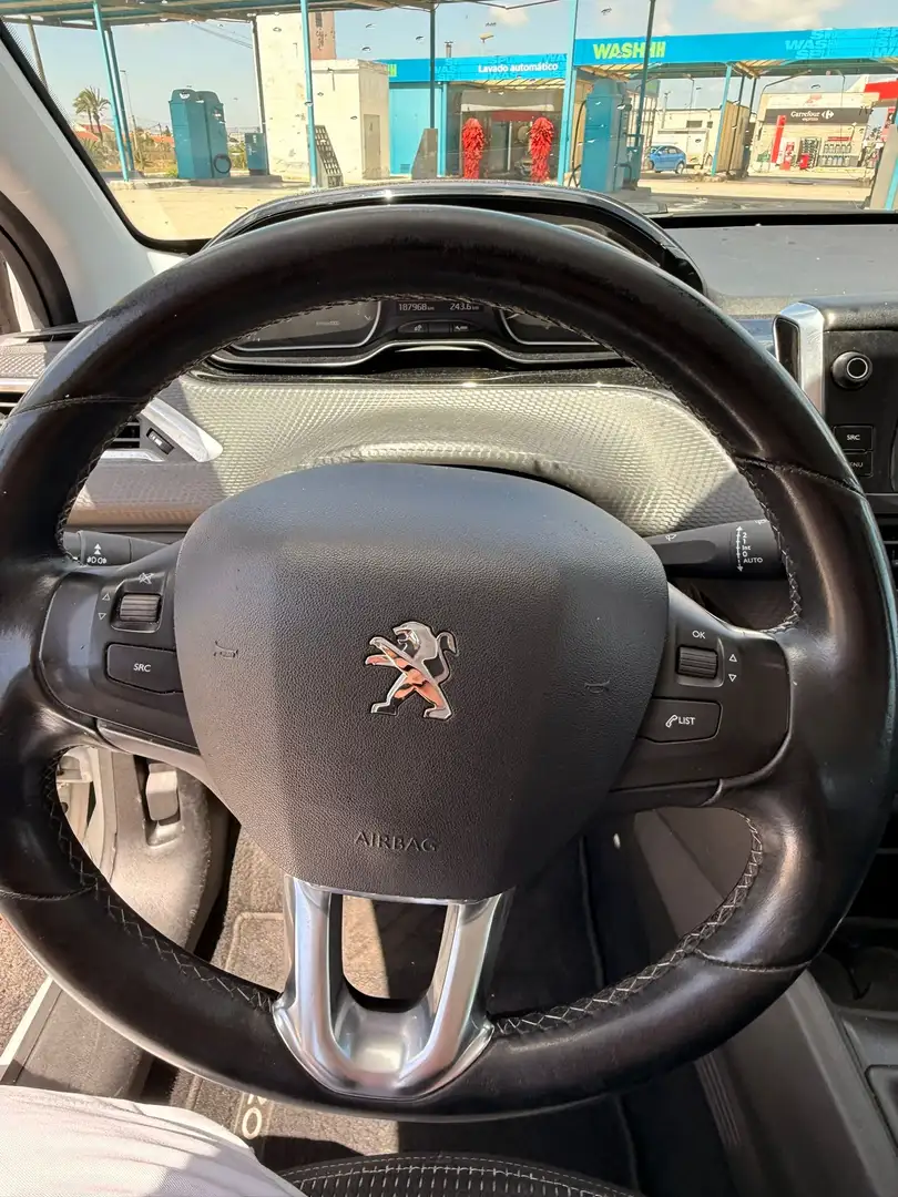 Peugeot 208 1.2 PureTech Allure Blanco - 2