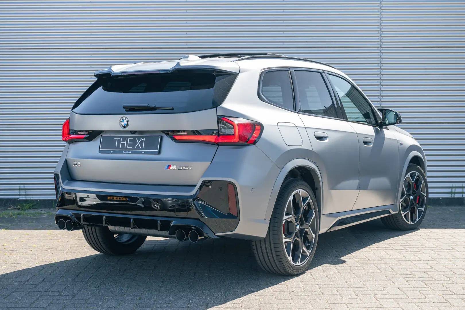 BMW X1 M35i High Executive Automaat / Panoramadak / M Spo Grijs - 2