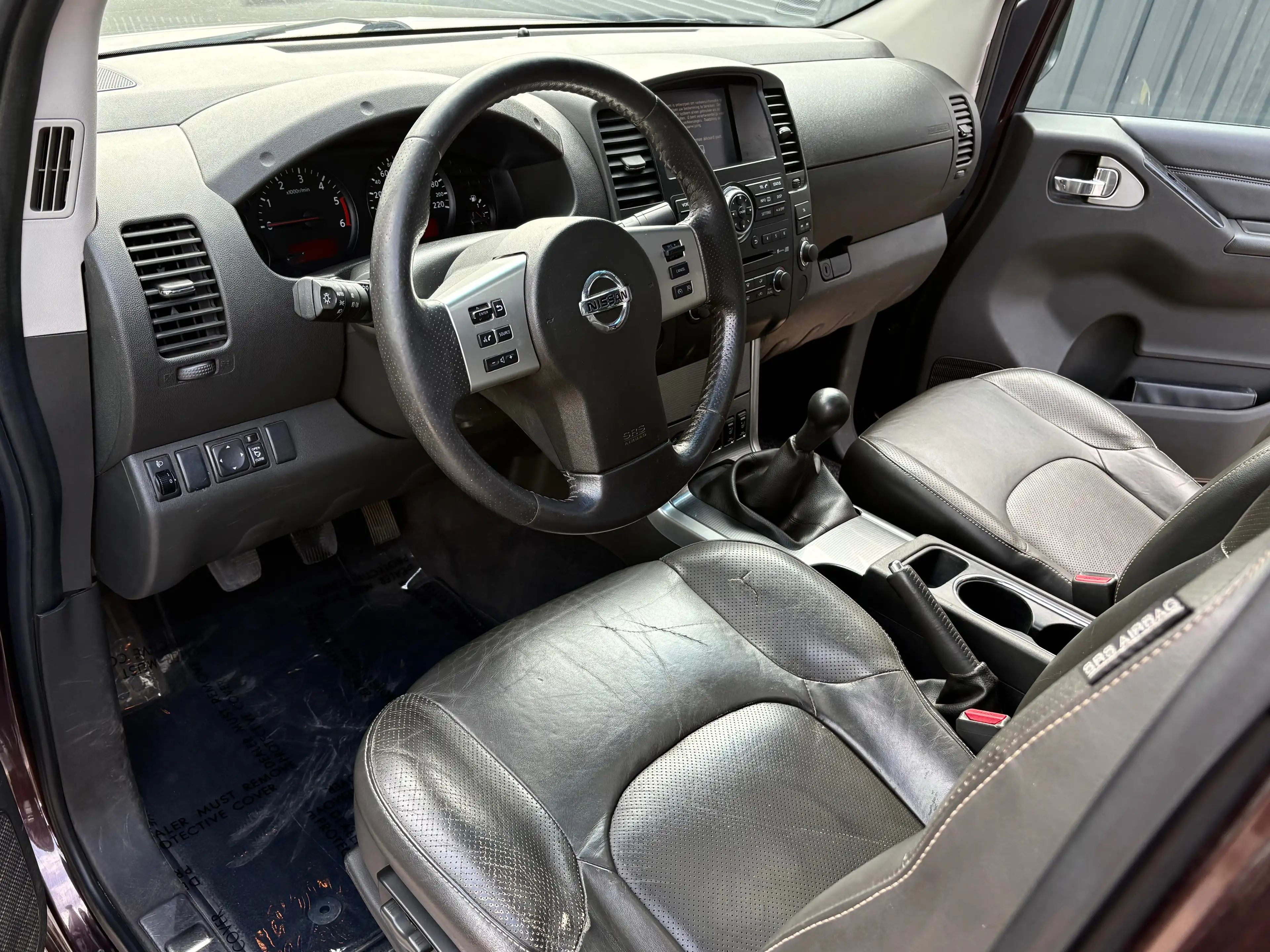 Nissan Navara 2.5 dCi 4x4 190cv/ Cuir/ GPS/ — photo 6