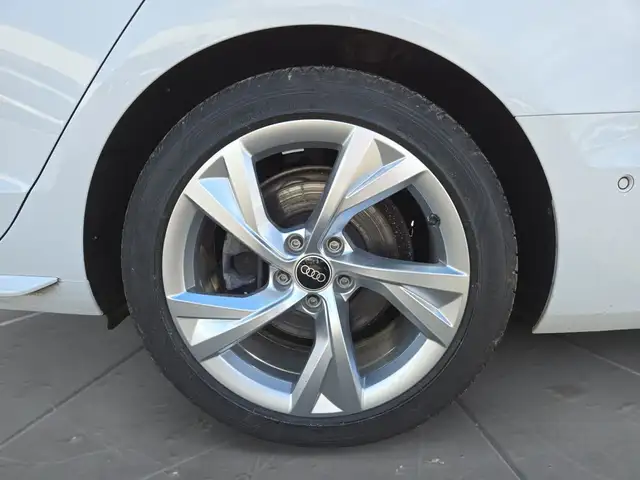 Audi A4 view 15