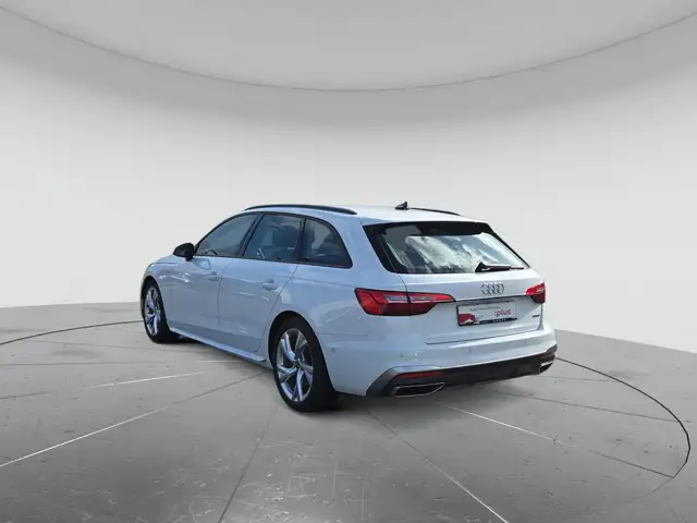 Audi A4 view 3