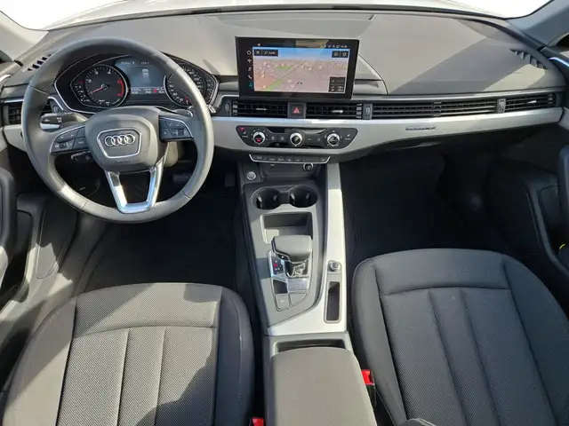 Audi A4 view 8
