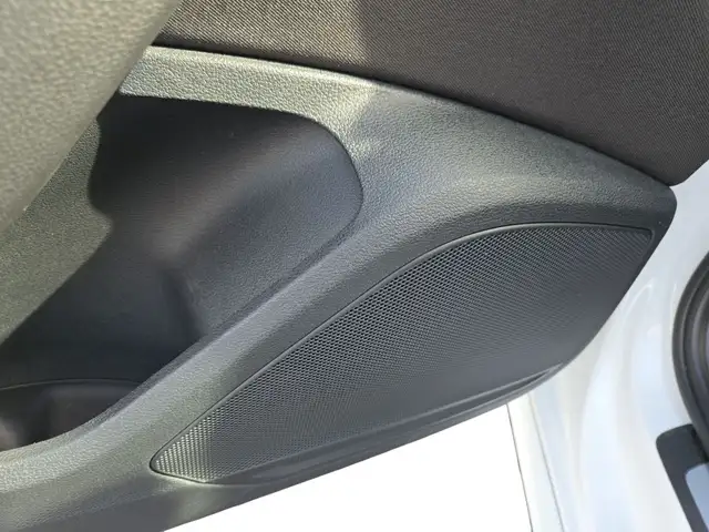 Audi A4 view 11