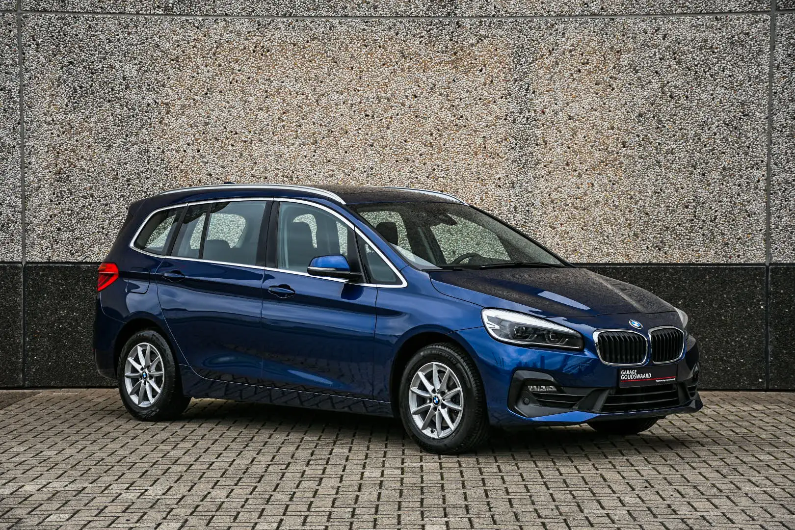 BMW 218 2-serie Gran Tourer 218i Executive Edition Blauw - 1