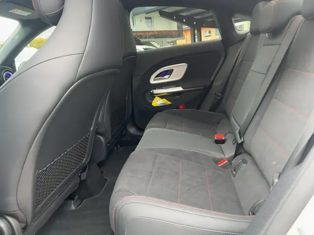 Mercedes-Benz CLA 350 4MATIC *Navi*PTS*SHZ*LED*Keyl *Pano* Ansicht 9