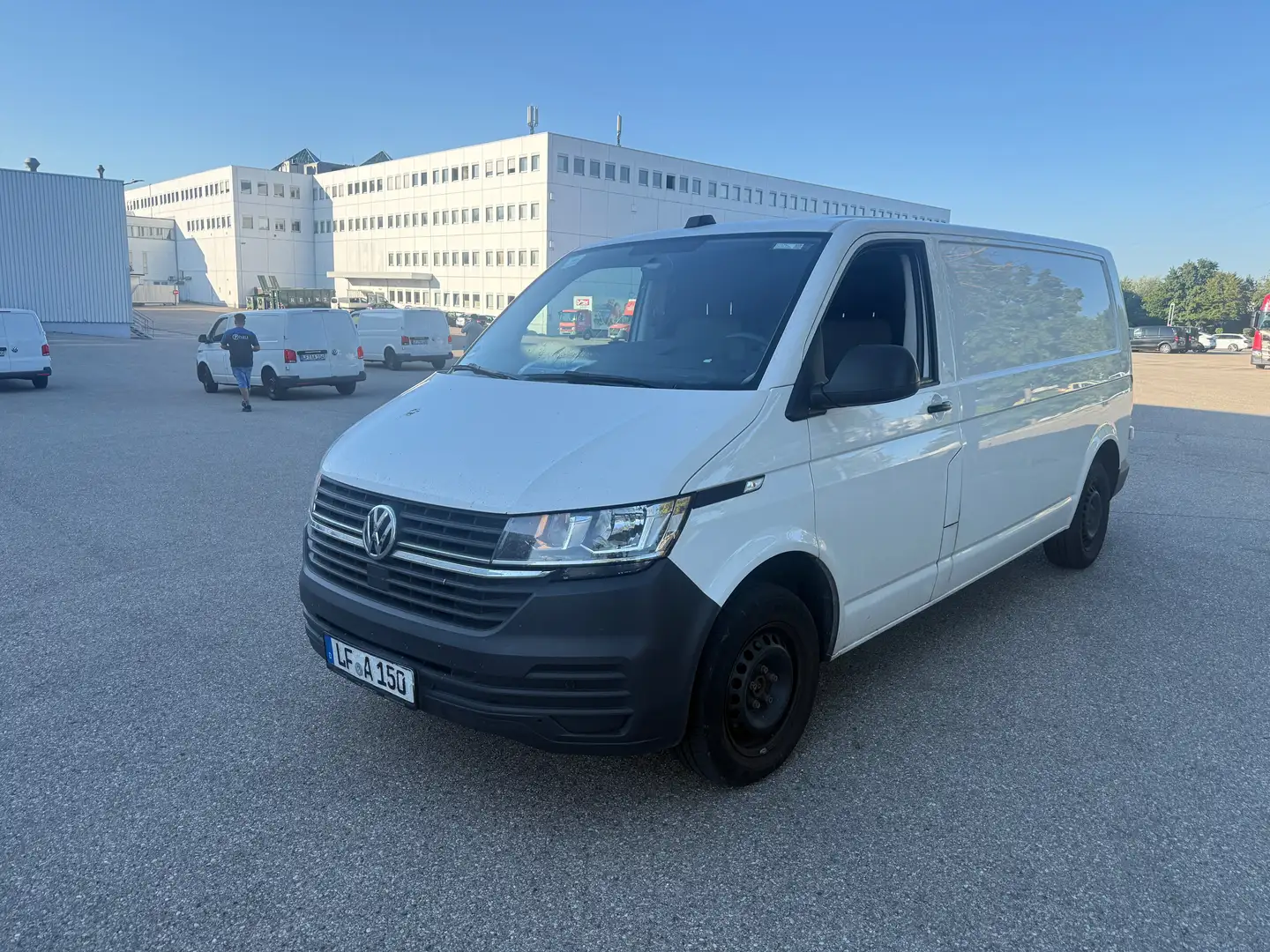 Volkswagen T6.1 Transporter Kastenwagen LR 2,0 TDI Weiß - 1