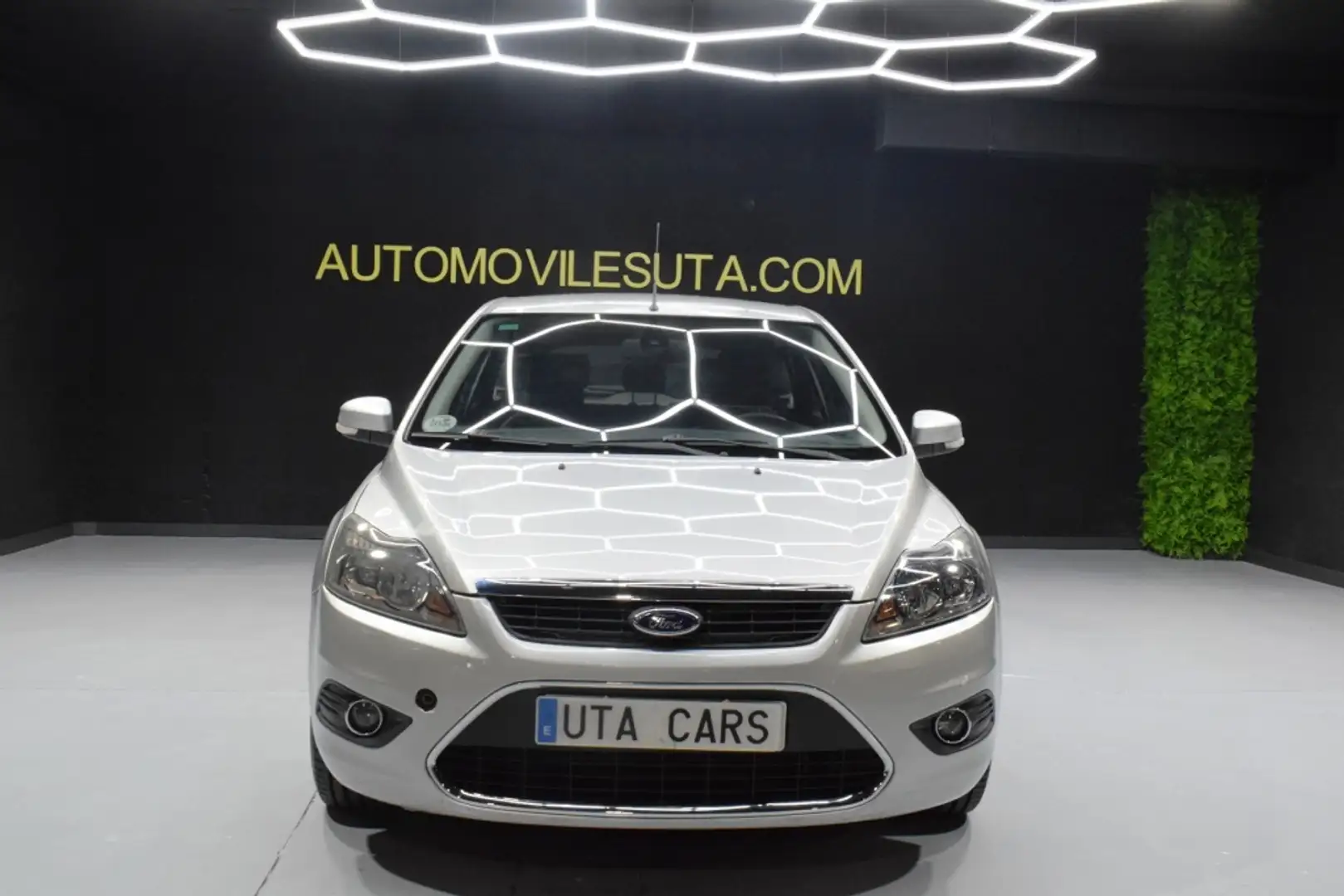 Ford Focus 1.8TDCi Titanium Gris - 2