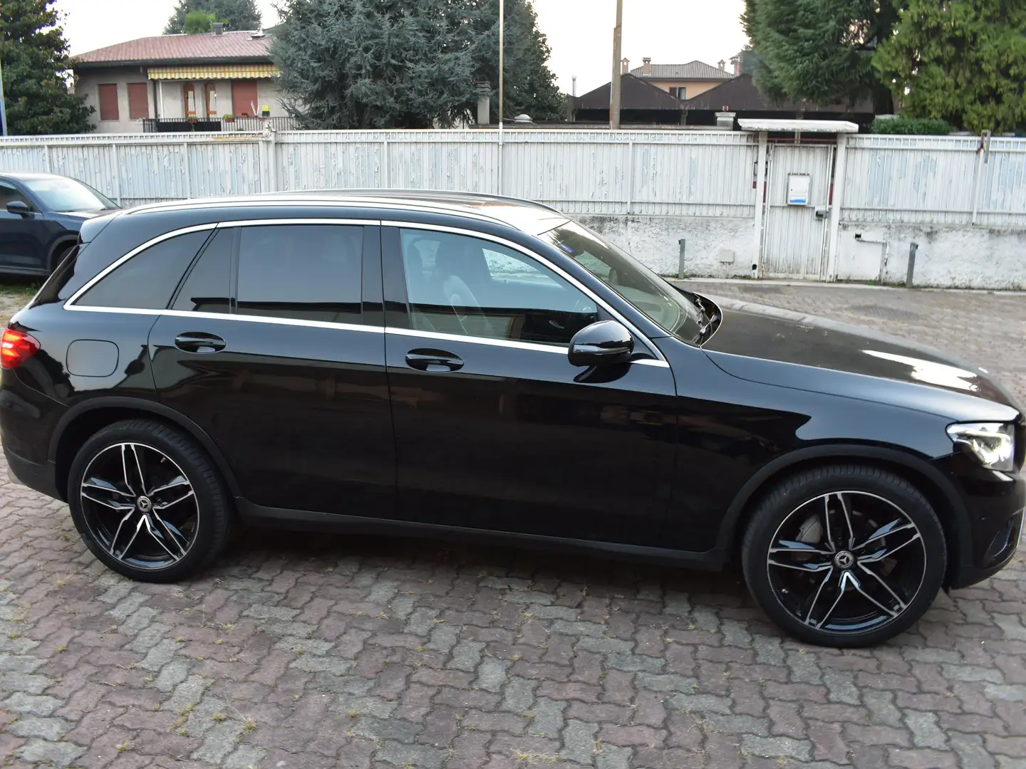 Mercedes-Benz GLC 220 d EXCLUSIVE OFF-ROAD CHROME 4M Ambiente Led Comand Noir - 1