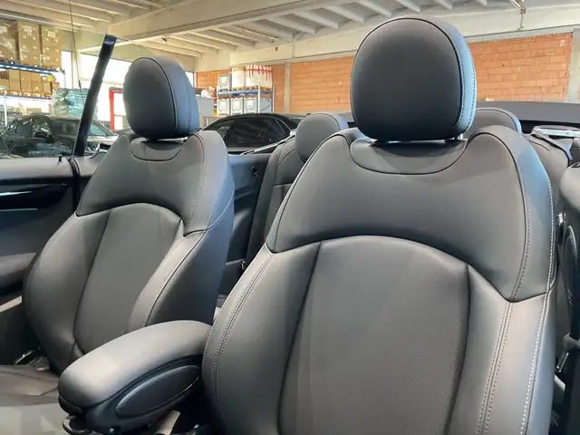 Mini Convertible view 7