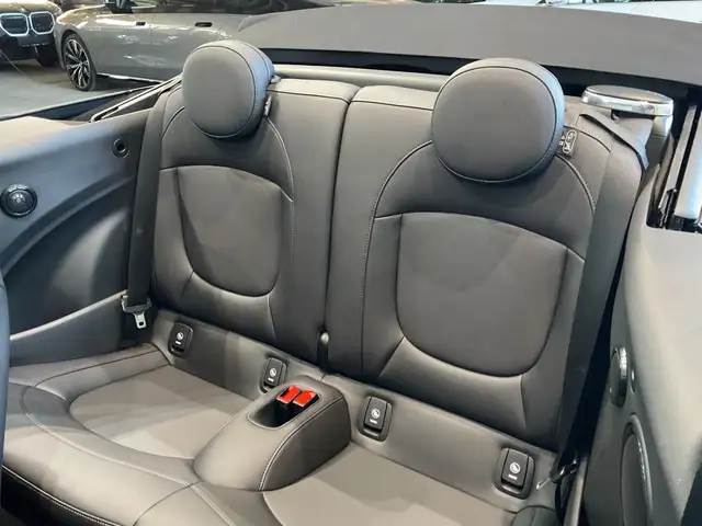 Mini Convertible view 8
