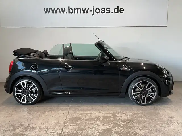 Mini Convertible view 9