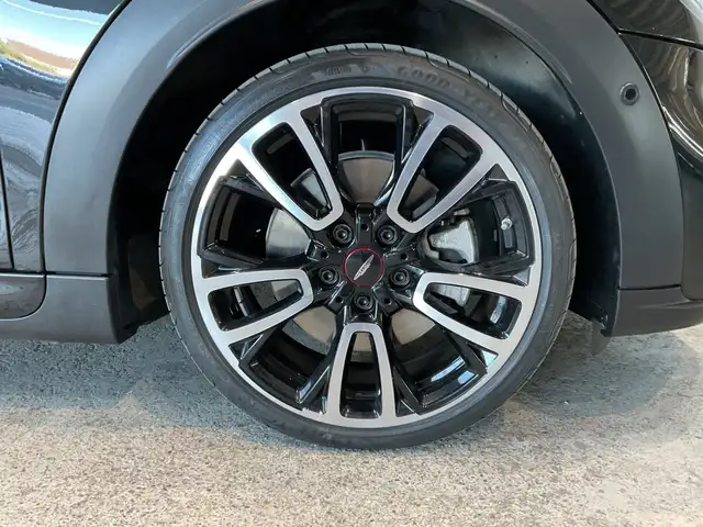 Mini Convertible view 10