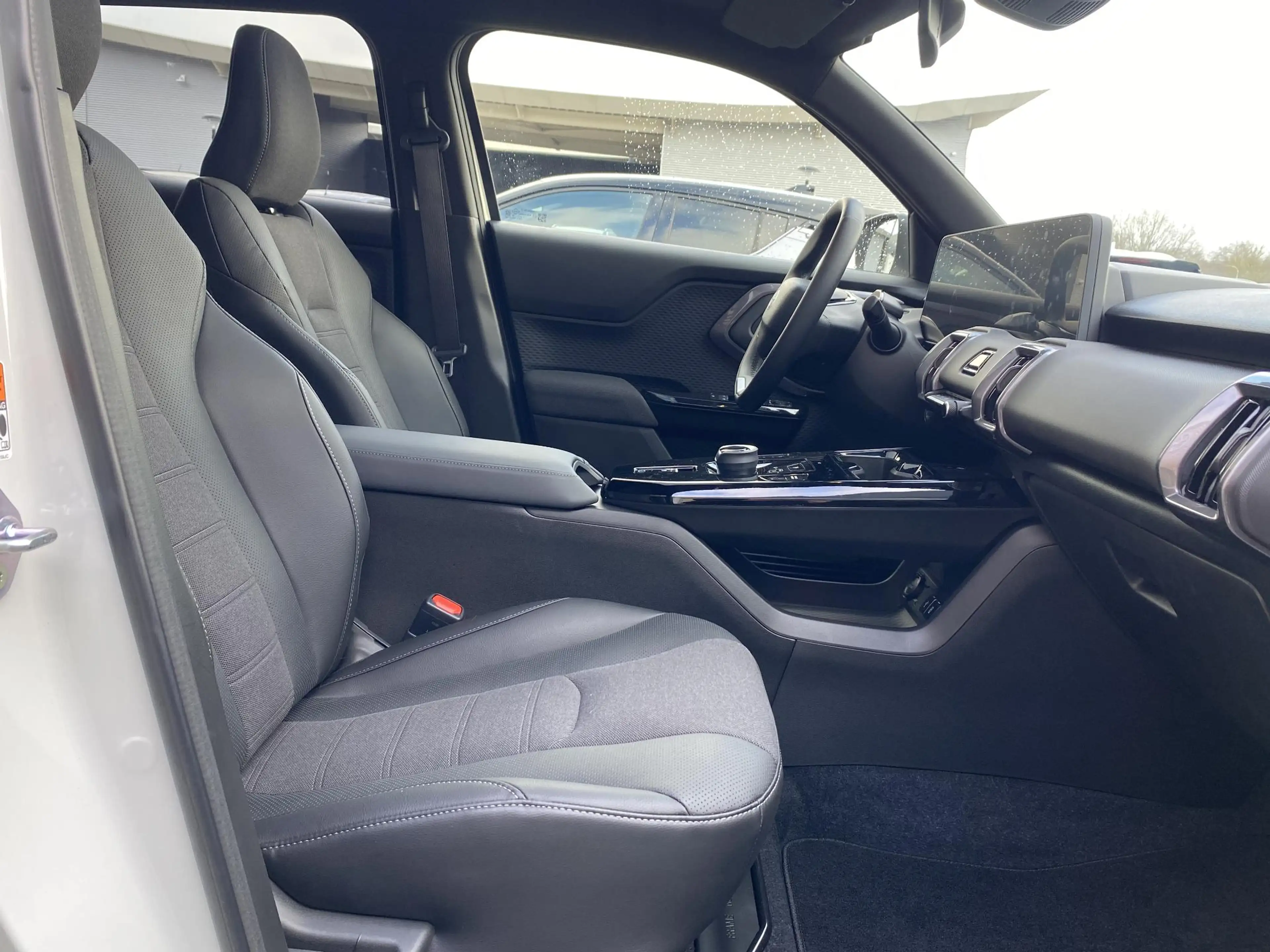 Toyota Urban Cruiser Executive 61 kWh — photo 15