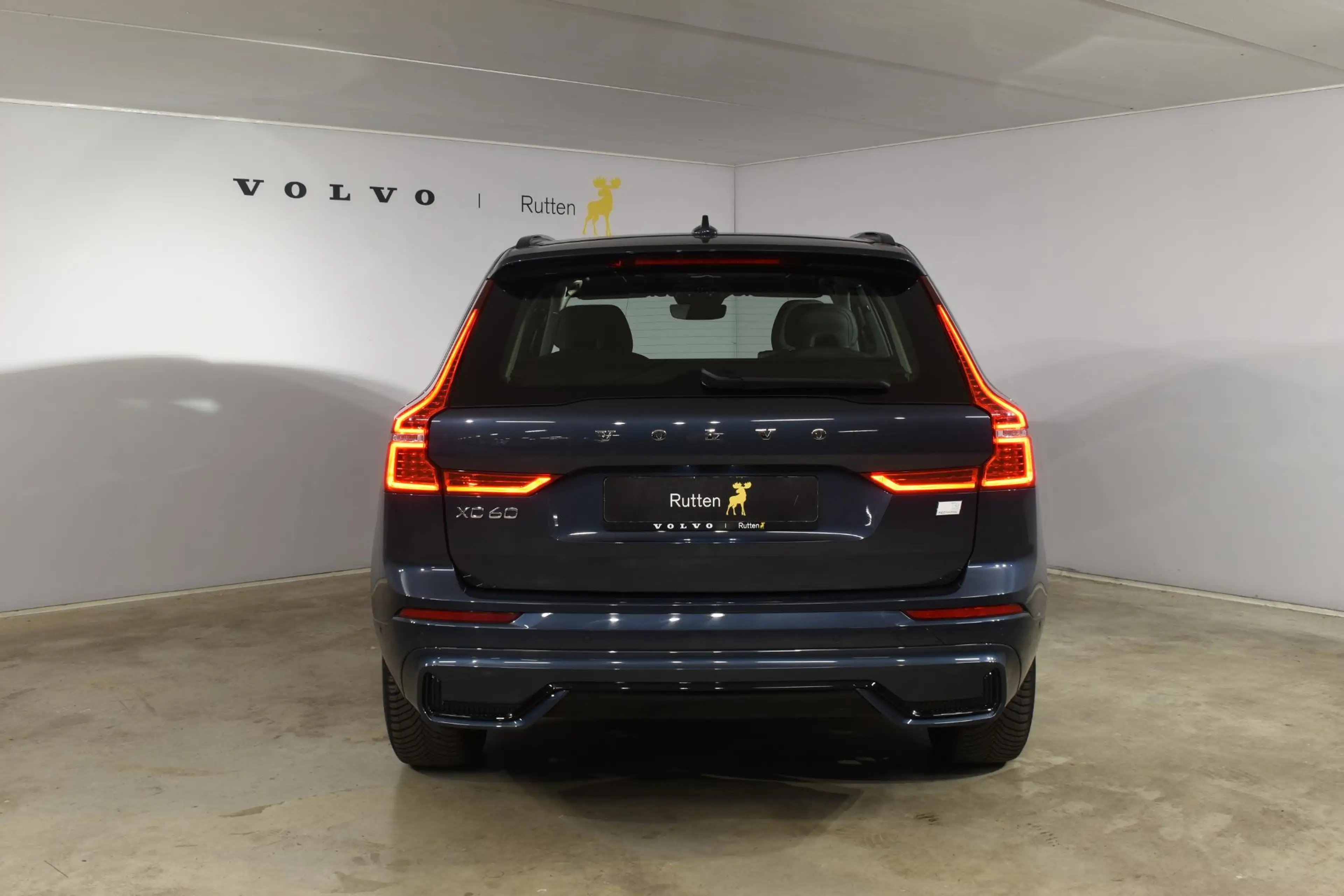 Volvo XC60 T6 350PK Automaat Plug-in Hybrid AWD Plus Dark / A — photo 8