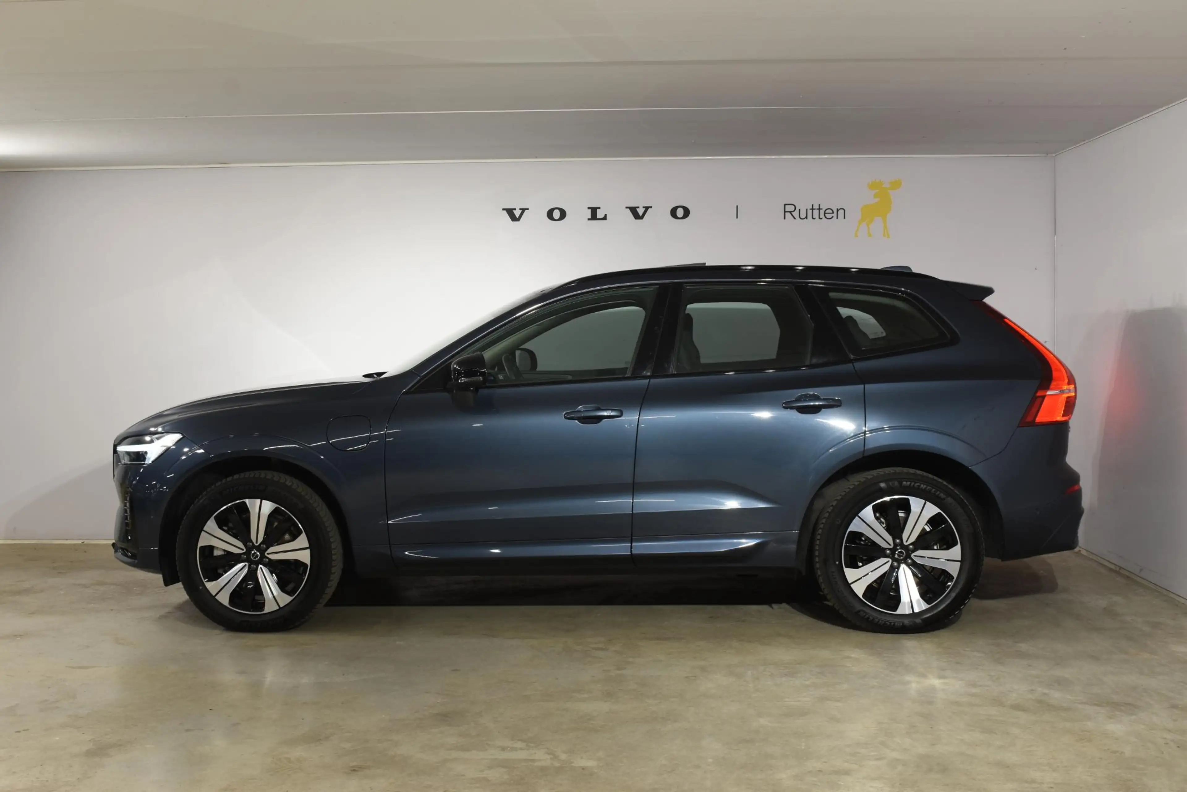 Volvo XC60 T6 350PK Automaat Plug-in Hybrid AWD Plus Dark / A — photo 6