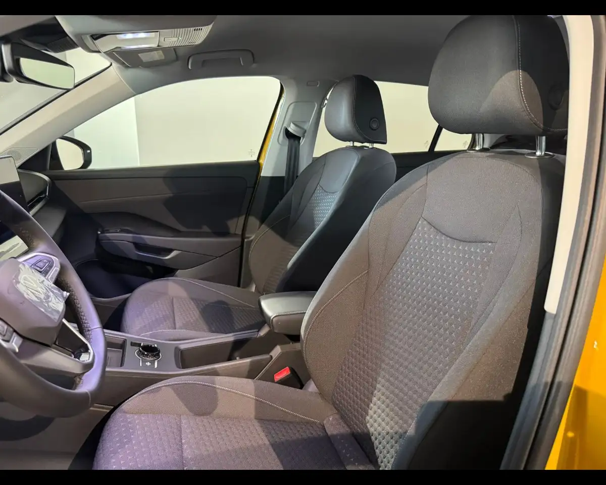 Volkswagen T-Roc 2ª serie 1.5 eTSI ACT DSG Life 16