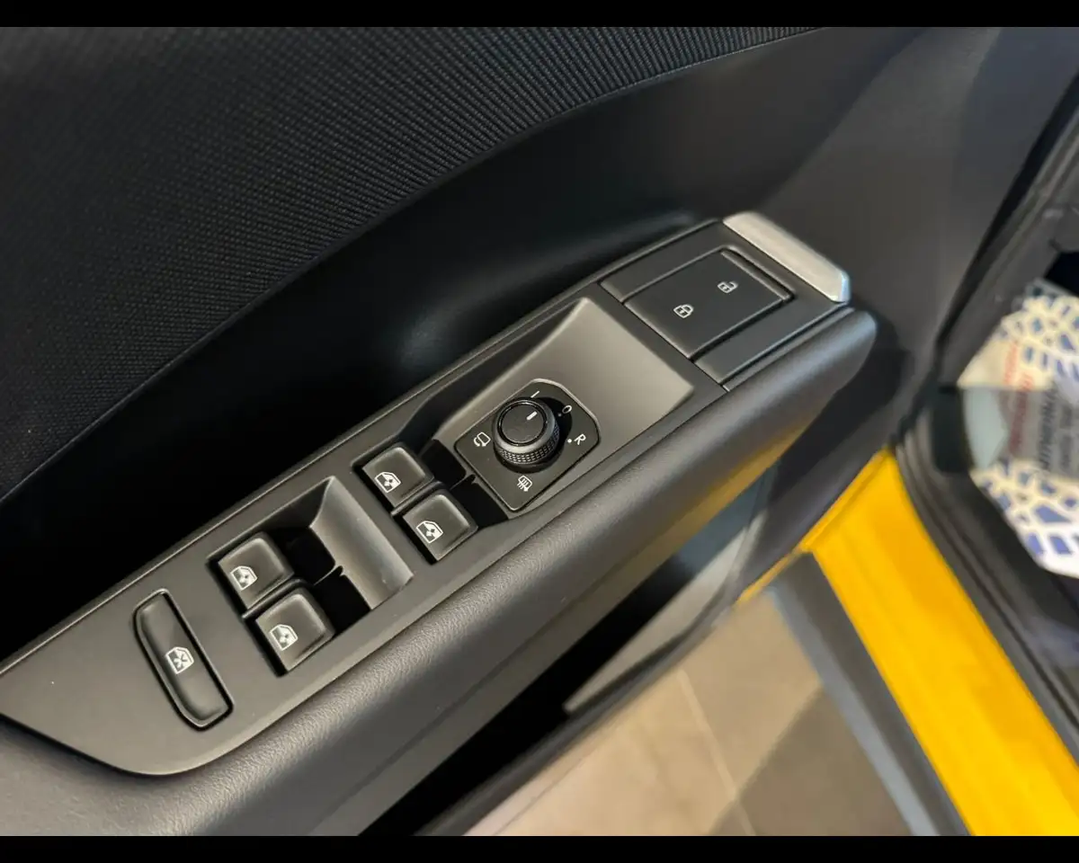 Volkswagen T-Roc 2ª serie 1.5 eTSI ACT DSG Life 17