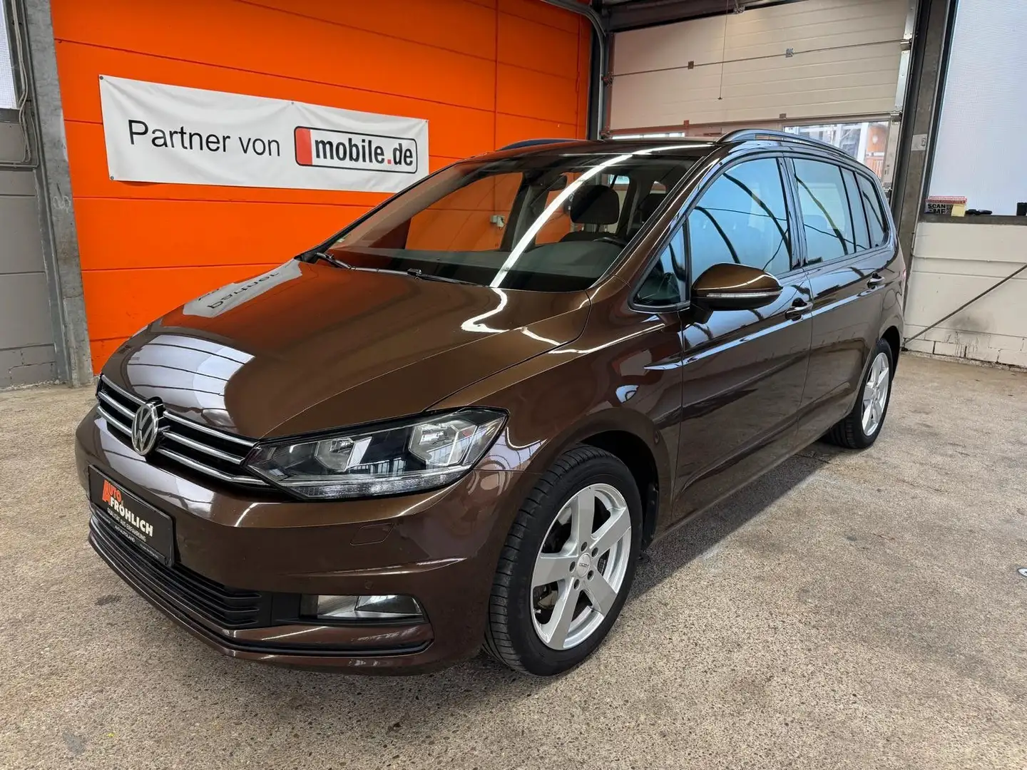 Volkswagen Touran 2.0 TDI DSG Comfortline 7 Sitzer Klimaaut Braun - 1